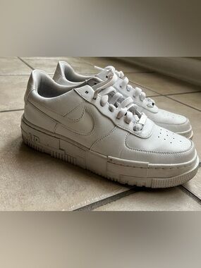 Nike Air Force 1 Pixels.
Women's